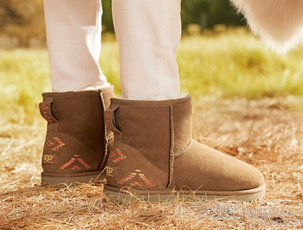 UGG Australia  Classic Short Rustic Weave 編織元素中幫雪地靴