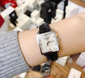  Tissot 天梭 T-Classic Everytime 经典魅时系列 T057.310.16.117.00 女式时装腕表