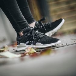 adidas EQT Racing ADV 女士休閑運(yùn)動(dòng)鞋