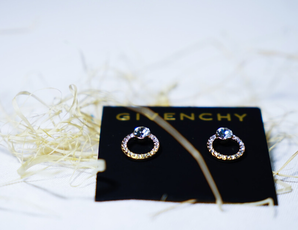 現(xiàn)貨！Givenchy Goldtone Pavé 環(huán)形耳釘