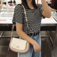 Michael Kors 19新款Jolene寬肩帶馬鞍包