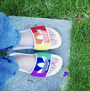 Adidas阿迪達(dá)斯Adilette Pride 彩虹情侶款拖鞋