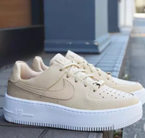 Nike 耐克 AF1 Sage Low 空軍一號 女士松糕底板鞋 