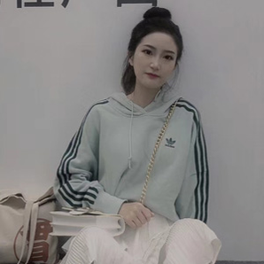 adidas 阿迪達(dá)斯 originals 三葉草連帽衛(wèi)衣女