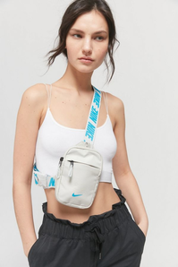  Nike 耐克 Sportswear Essential 女士斜挎背包 