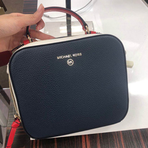 三色！Michael Kors Jet Set Charm女款盒子包 
