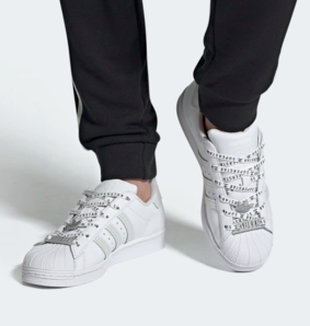 adidas 阿迪達(dá)斯 FV2813 女士經(jīng)典運(yùn)動鞋