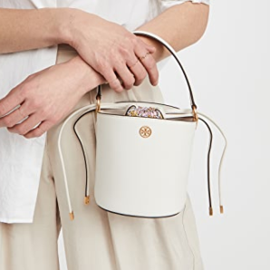 國(guó)內(nèi)3800元！Tory Burch Robinson mini牛皮水桶包 白色