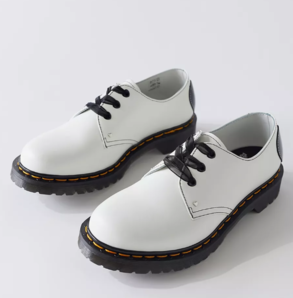 國(guó)內(nèi)1399元！Dr Martens 1461 愛心3孔低幫女款馬丁靴