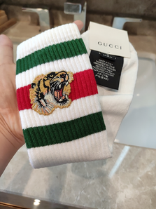 M碼！Gucci  White 老虎圖案襪子 男士