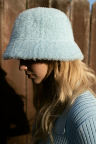 UO Yaz Fuzzy Bucket 漁夫帽