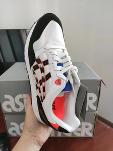 42.5碼現(xiàn)貨!亞瑟士/Asics Tiger GEL SAGA男復古運動跑步鞋