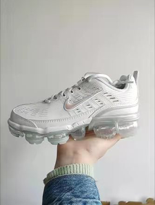 36.5碼現(xiàn)貨！NIKE AIR VAPORMAX 360女款白色跑鞋