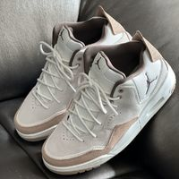 NIKE 耐克 Jordan Courtside23 減震 奶油色復(fù)古籃球鞋F(xiàn)Q6860