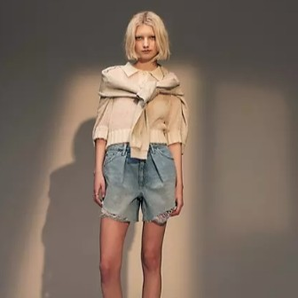TOPSHOP 牛仔打褶短褲