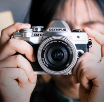 新降！OLYMPUS 奧林巴斯 E-M10 Mark IV 銀色微型三分之四系統(tǒng)相機(jī) 