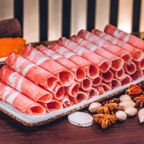 20點(diǎn)！鮮京采 內(nèi)蒙古羔羊原切羊肉卷 1kg (250g*4包)