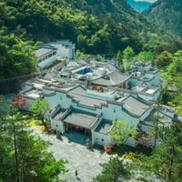 黃山半山腰，云谷寺索道旁！部分周末不加價！黃山祥源云谷度假酒店 豪華觀景露臺大床房 1 晚 +