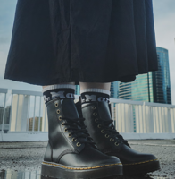 Dr.Martens 馬丁Zavala男女秋季舒適輕量黑色工裝風馬丁靴