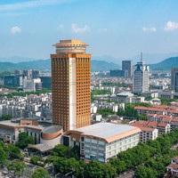周末不加價(jià)，端午只+50元/晚！紹興開元名都大酒店 開元市景雙床房1晚套餐（含雙早+環(huán)城河船票/市區(qū)烏篷船等）