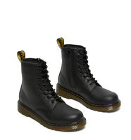 經(jīng)典鞋款基礎(chǔ)上增加側(cè)拉鏈設(shè)計(jì)！Dr. Martens 馬丁博士 1460 Y系列 女款側(cè)拉鏈厚底8孔馬丁靴
