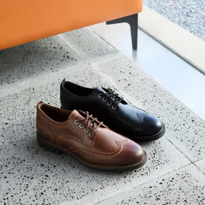 輕便舒適！Clarks 其樂 Batcombe 男士英倫復古布洛克雕花德比鞋 261734
