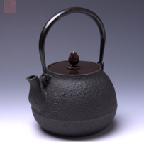 日本原裝進(jìn)口！鶴壽堂 純手工無(wú)涂層鑄鐵茶壺1400mL