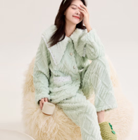 穿著舒適超保暖！芬騰 瑪倫薩 女款公主風加絨加厚保暖雙面珊瑚絨睡衣套裝