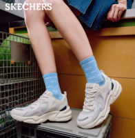 打造全天候舒適腳感！Skechers 斯凱奇 踏浪 女子老爹鞋117364 多色