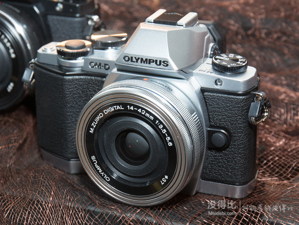 再降价 ！OLYMPUS 奥林巴斯 E-M10 M4/3 双镜头数码相机套机（14-42mm+40-150mm）