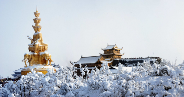 又到一年赏雪季，好想到那大雪纷飞的雪乡去~