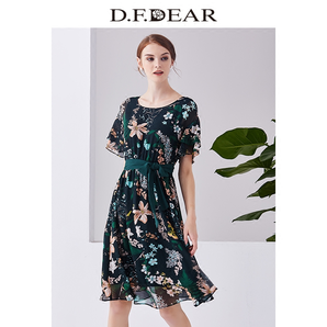 2018夏季新款，D．F．DEAR 德菲蒂奥 女士印花雪纺圆领松紧腰修身连衣裙￥289包邮（需领￥100优惠券）