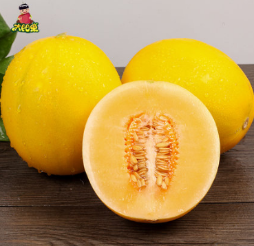 新鲜时令,美味当季,皮色黄亮似金,果肉鲜嫩细腻,清脆爽口,入口甘甜