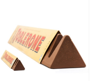 TOBLERONE 瑞士三角 巨型牛奶巧克力 含蜂蜜及巴旦木糖 4500g  