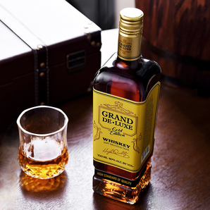 乌克兰原瓶进口，Grand De·Luxe 歌帝利 威士忌700ml*2瓶 送2个酒杯 