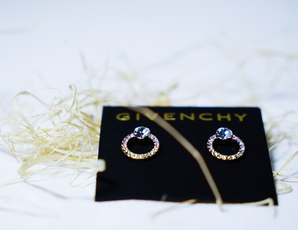 现货！Givenchy Goldtone Pavé 环形耳钉