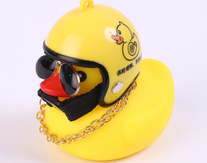卡萨雷兹 小黄鸭汽车摆件 涡轮增鸭头盔 送墨镜项链+2片无痕胶 2.8元包邮（需用券）