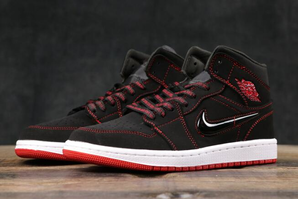 Air Jordan 1 Mid 黑红大童款运动鞋