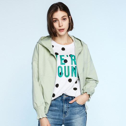 限尺码cachecache少女纯色连帽短外套