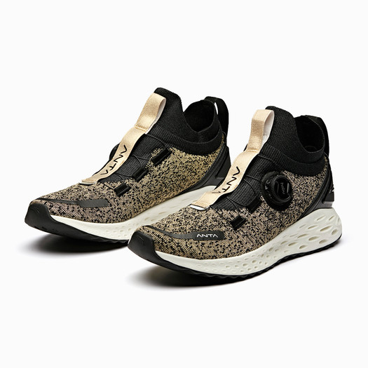 限尺码: anta 安踏 11915580a 闪能虫洞科技 男款跑鞋