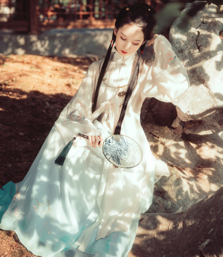 兰若庭海棠春立领绣花汉服