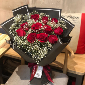 PLUS会员：繁茵 A105 动情蜜语 11枝卡罗拉红玫瑰花束